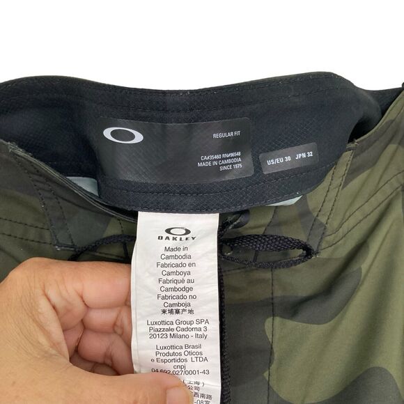 Oakley Mens Camo Board Shorts size 30 Green Poly Stretch Swim Beach Lace Up - Picture 9 of 11